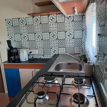 Flo's Mobil-home 캠프장 *