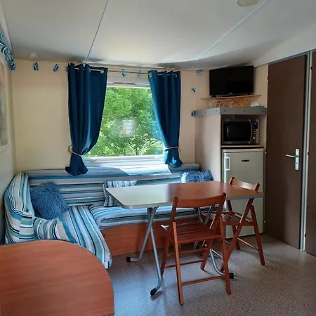 캠프장 Flo's Mobil-home