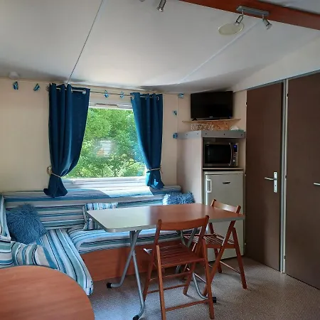 Flo's Mobil-home 캠프장 *